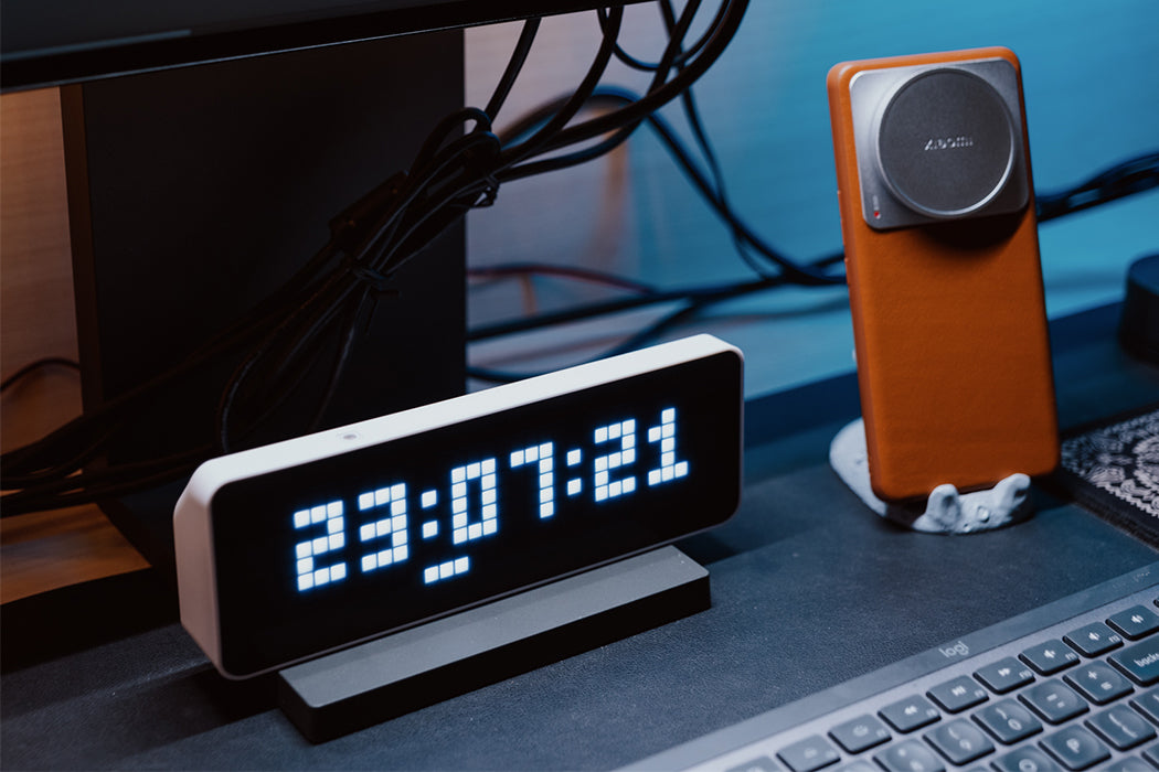 How to Choose Between a Smart Clock and a Normal Clock